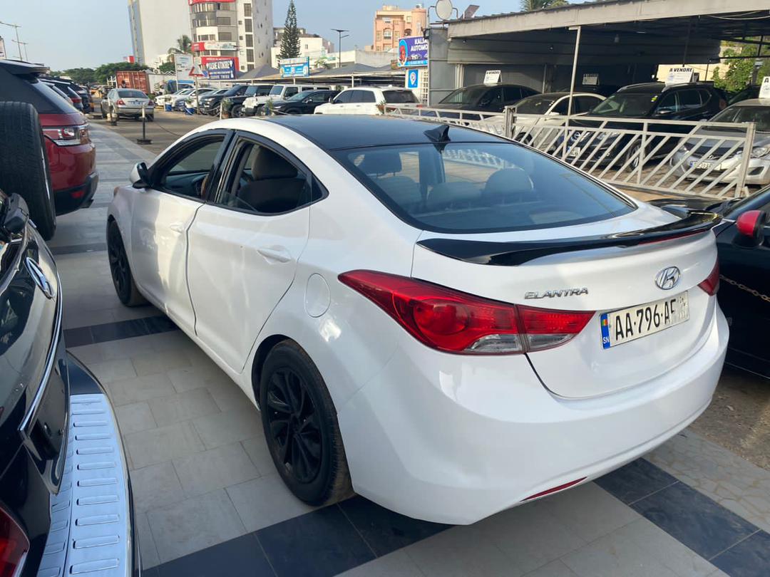 Hyundai Elantra 2013