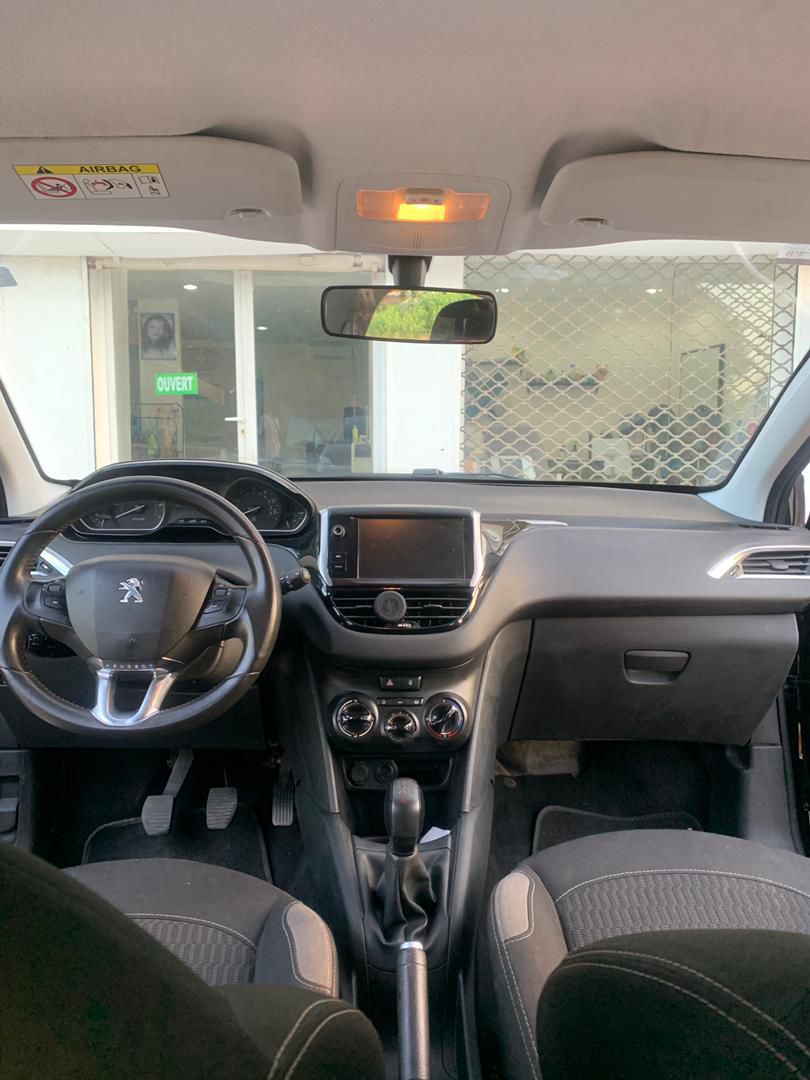 2016 peugeot 208