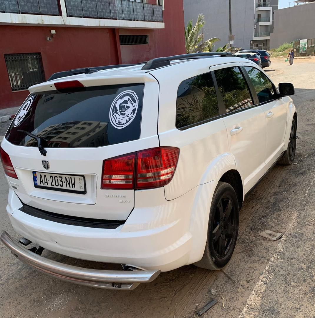 2014 dodge-dodge-logo journey