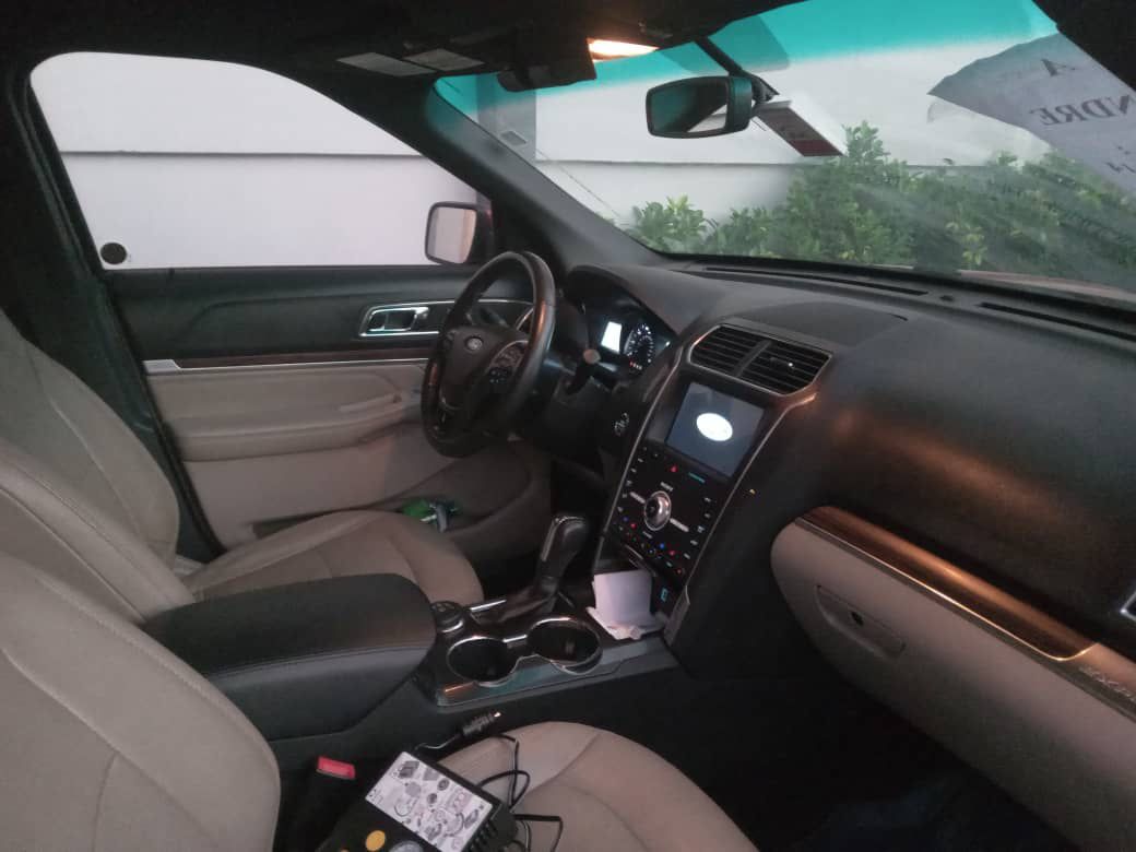 2019 ford explorer-limited