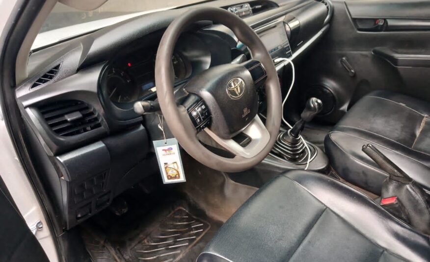 2017 toyota hilux