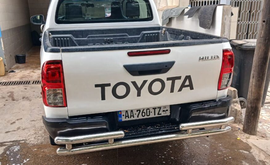 2017 toyota hilux