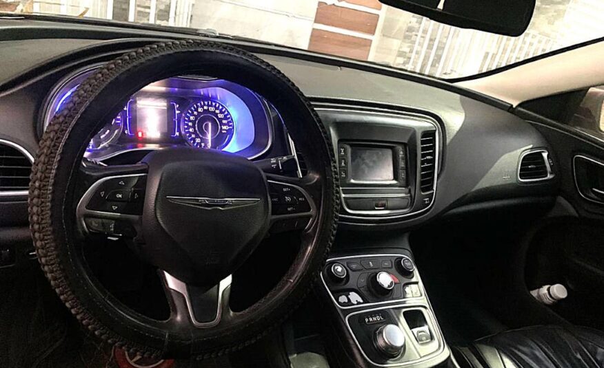 2013 chrysler 200