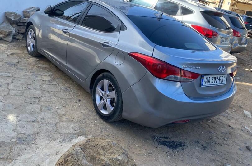 2013 Hyundai elantra